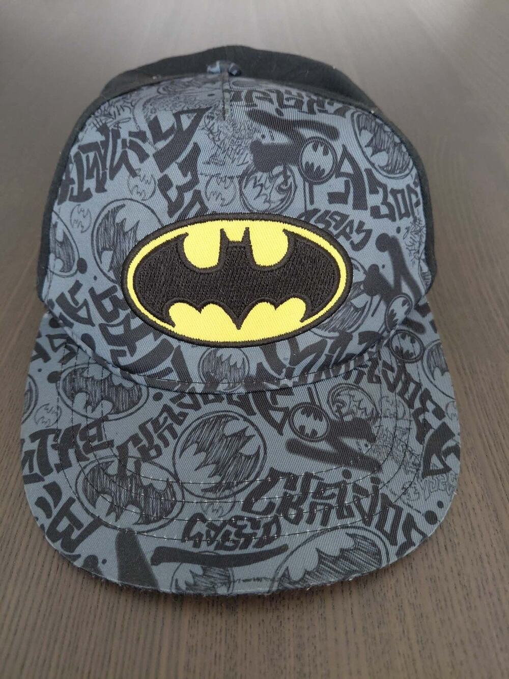 Official Batman DC Comics Snapback Cap – Unisex Gray Graffiti Hat – Adjustable